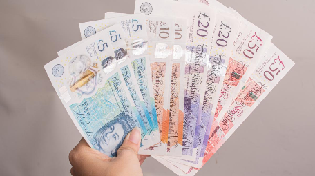 win cash £